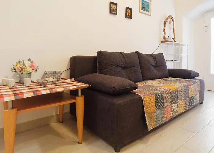 1 Bedroom Awesome In *