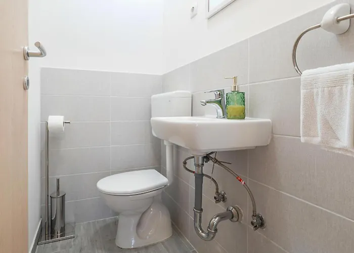 1 Bedroom Awesome In