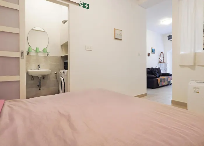 شقة 1 Bedroom Awesome In أوباتيا